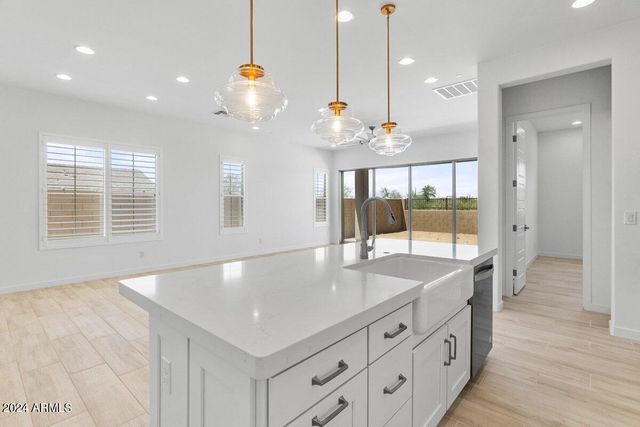 21816 N 59th Street, Phoenix, AZ 85054