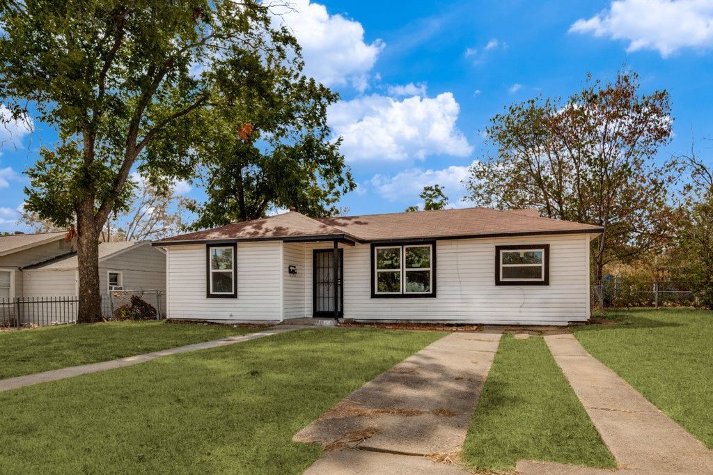 3224 Burson Avenue, Fort Worth, TX 76110