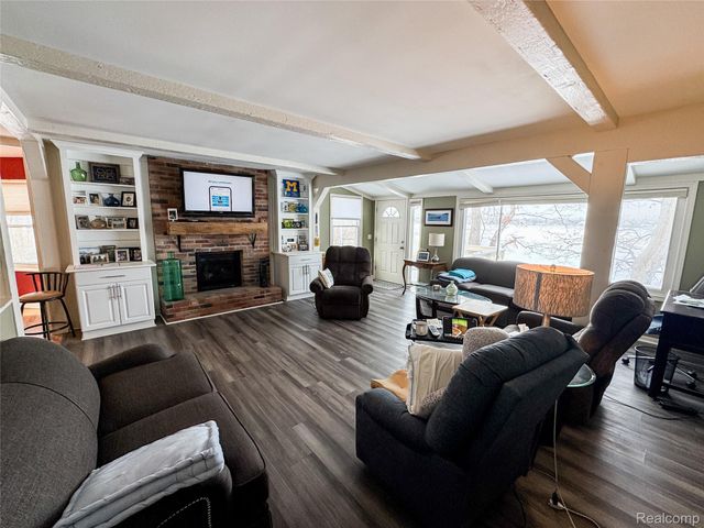 4028 Loon Lake Court, Fenton Charter Township, MI 48451