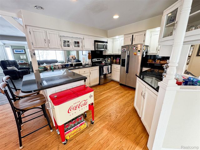 4028 Loon Lake Court, Fenton Charter Township, MI 48451