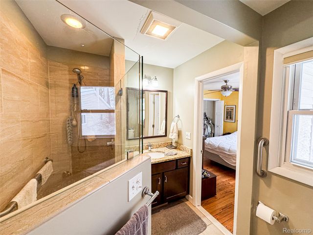 4028 Loon Lake Court, Fenton Charter Township, MI 48451