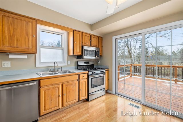 1410 Beckwith Avenue, Grand Rapids, MI 49505