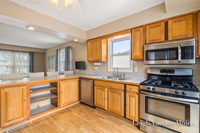 1410 Beckwith Avenue, Grand Rapids, MI 49505