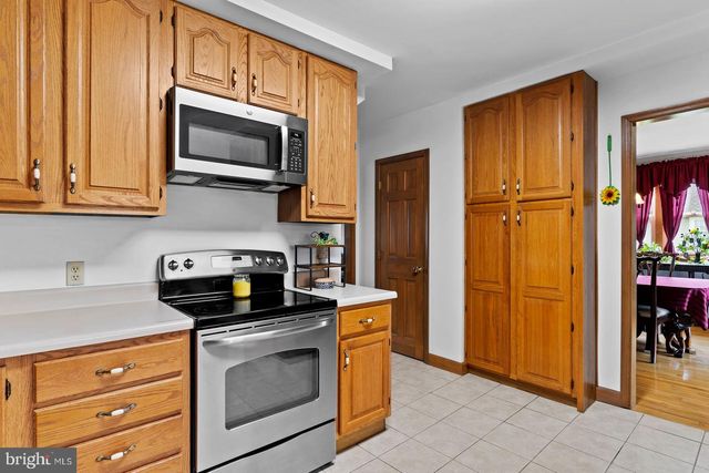 924 W TRINDLE ROAD, Mechanicsburg, PA 17055