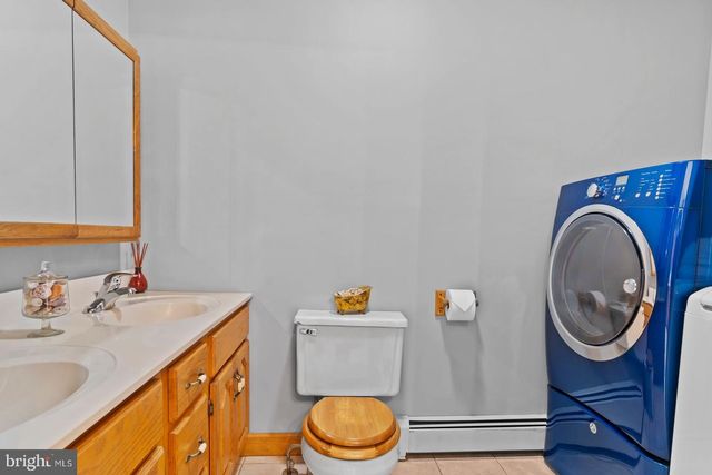 924 W TRINDLE ROAD, Mechanicsburg, PA 17055