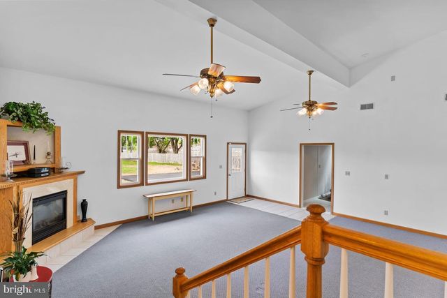 924 W TRINDLE ROAD, Mechanicsburg, PA 17055