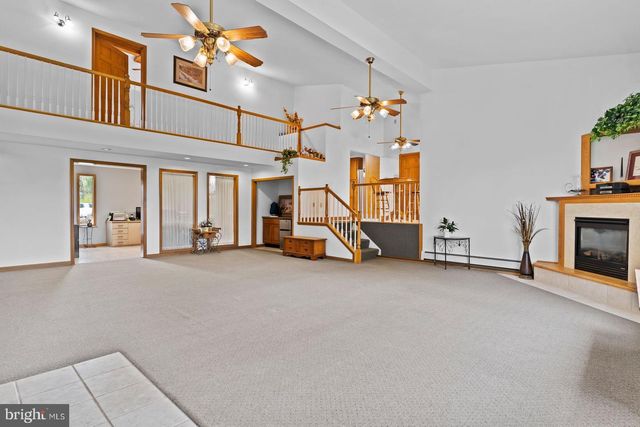 924 W TRINDLE ROAD, Mechanicsburg, PA 17055