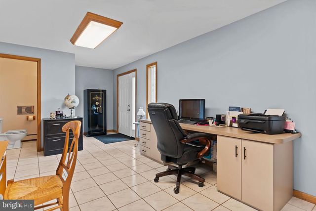 924 W TRINDLE ROAD, Mechanicsburg, PA 17055