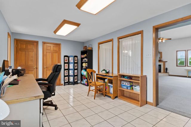 924 W TRINDLE ROAD, Mechanicsburg, PA 17055