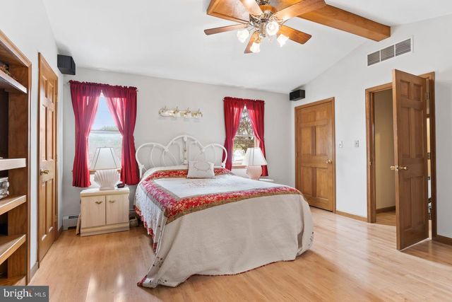 924 W TRINDLE ROAD, Mechanicsburg, PA 17055