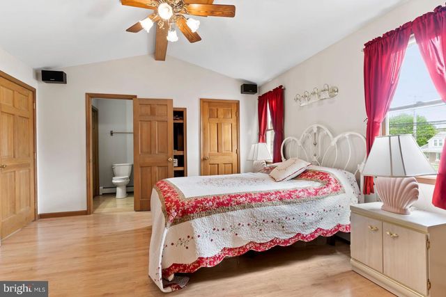 924 W TRINDLE ROAD, Mechanicsburg, PA 17055