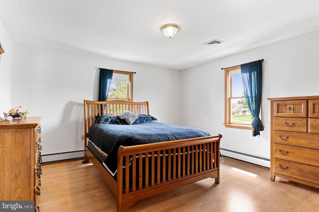924 W TRINDLE ROAD, Mechanicsburg, PA 17055