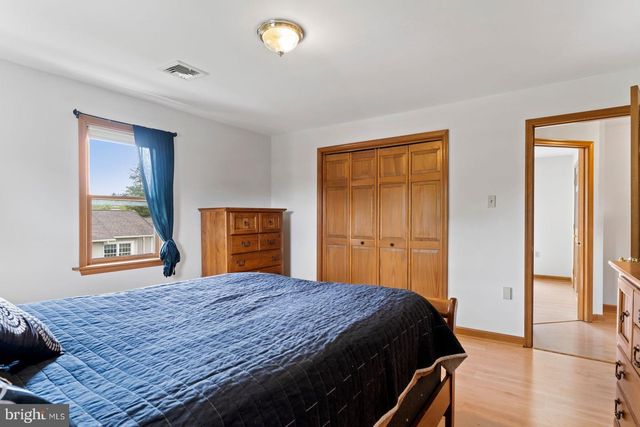 924 W TRINDLE ROAD, Mechanicsburg, PA 17055