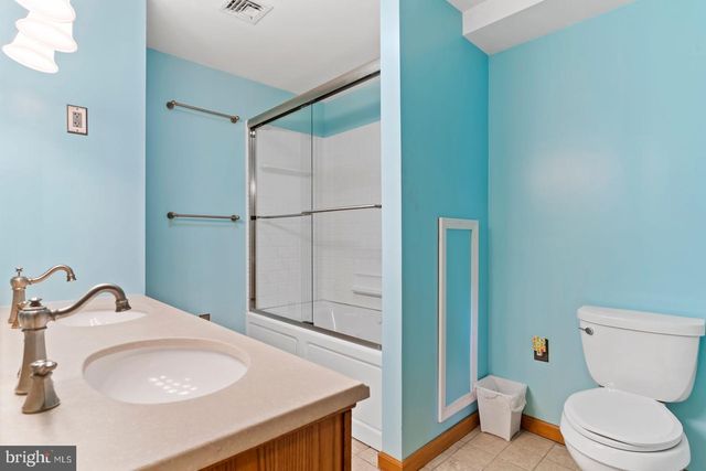 924 W TRINDLE ROAD, Mechanicsburg, PA 17055