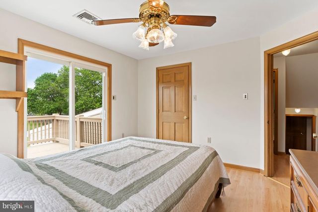 924 W TRINDLE ROAD, Mechanicsburg, PA 17055