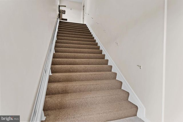 924 W TRINDLE ROAD, Mechanicsburg, PA 17055