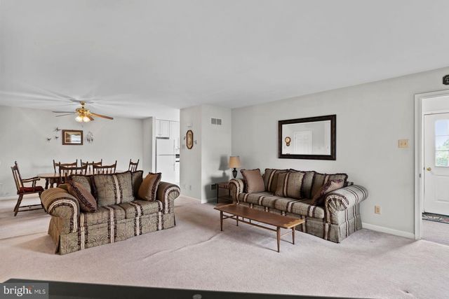 924 W TRINDLE ROAD, Mechanicsburg, PA 17055