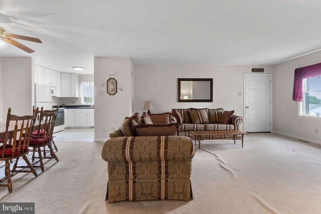 924 W TRINDLE ROAD, Mechanicsburg, PA 17055