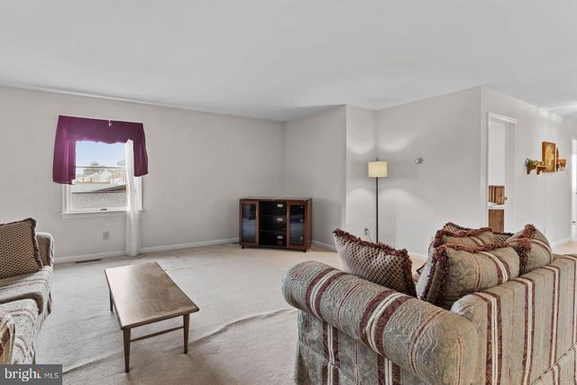 924 W TRINDLE ROAD, Mechanicsburg, PA 17055