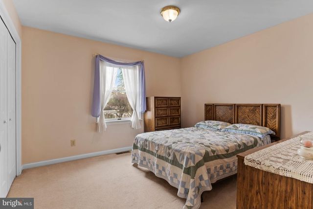 924 W TRINDLE ROAD, Mechanicsburg, PA 17055