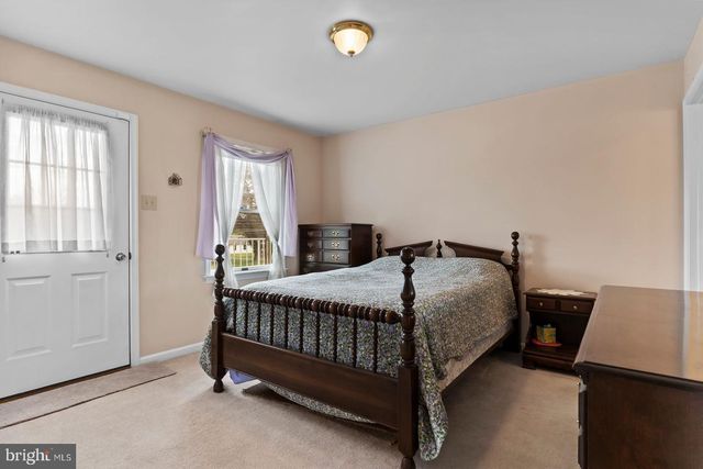 924 W TRINDLE ROAD, Mechanicsburg, PA 17055