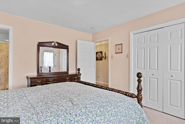 924 W TRINDLE ROAD, Mechanicsburg, PA 17055