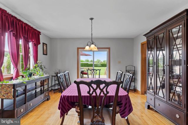 924 W TRINDLE ROAD, Mechanicsburg, PA 17055