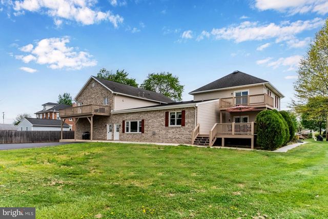 924 W TRINDLE ROAD, Mechanicsburg, PA 17055
