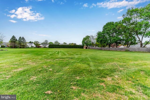 924 W TRINDLE ROAD, Mechanicsburg, PA 17055