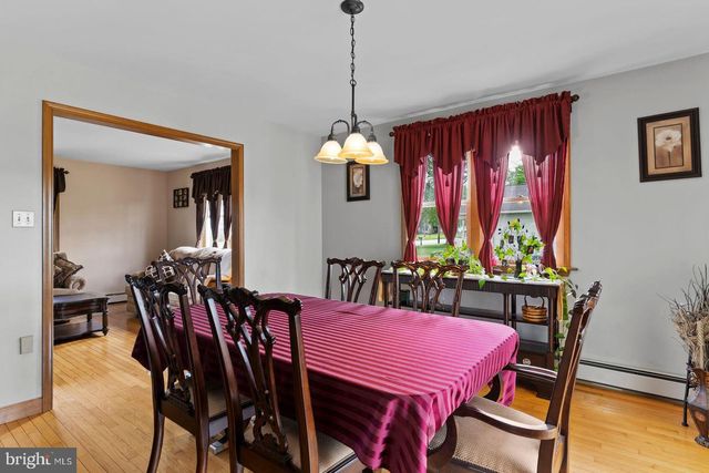 924 W TRINDLE ROAD, Mechanicsburg, PA 17055