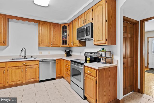 924 W TRINDLE ROAD, Mechanicsburg, PA 17055