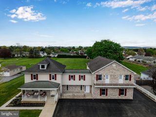 924 W TRINDLE ROAD, Mechanicsburg, PA 17055