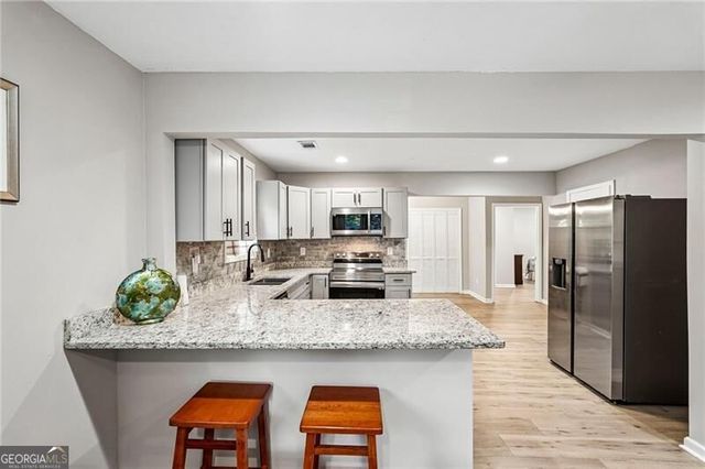 665 S Eugenia Place NW, Atlanta, GA 30318