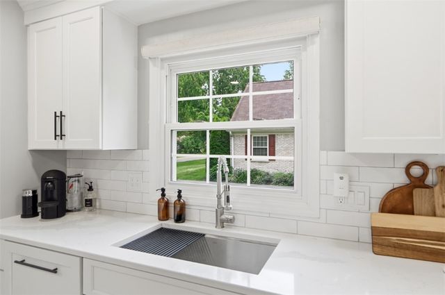 8755 Meadowview Drive, West Chester, OH 45069