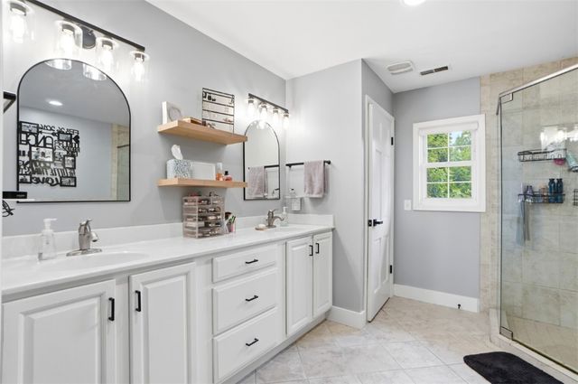 8755 Meadowview Drive, West Chester, OH 45069