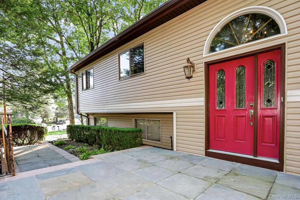15 Balmoral Drive, Spring Valley, NY 10977 — photo 3