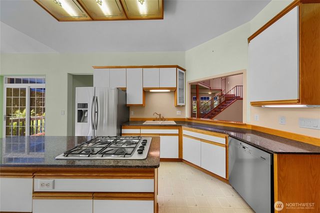 4077 Tarte Rd, Blaine, WA 98230