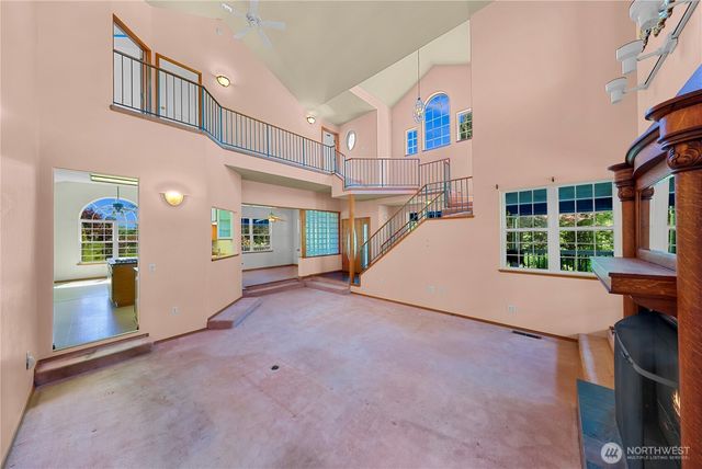 4077 Tarte Rd, Blaine, WA 98230