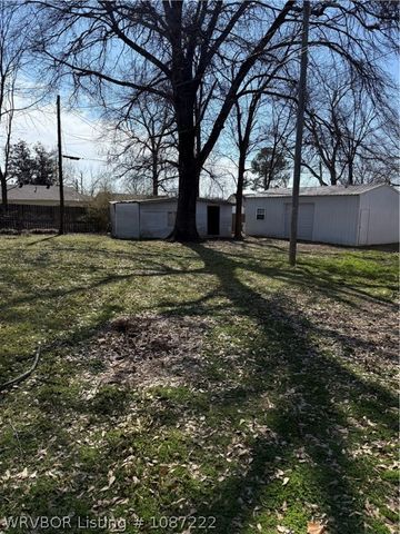 110 Vine Avenue, Sallisaw, OK 74955