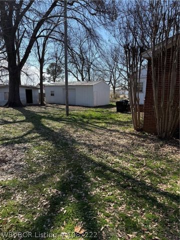 110 Vine Avenue, Sallisaw, OK 74955