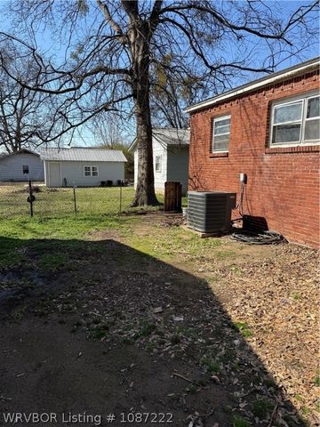 110 Vine Avenue, Sallisaw, OK 74955