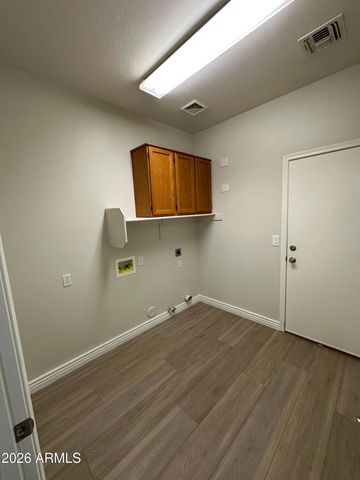 4121 W YUKON Drive, Glendale, AZ 85308