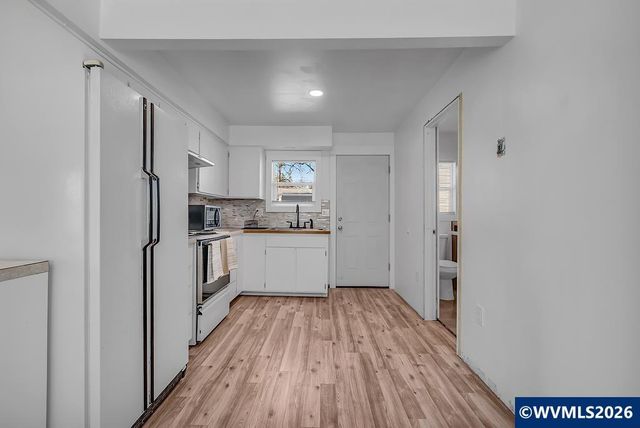 1095 Candlewood Dr NE, Keizer, OR 97303