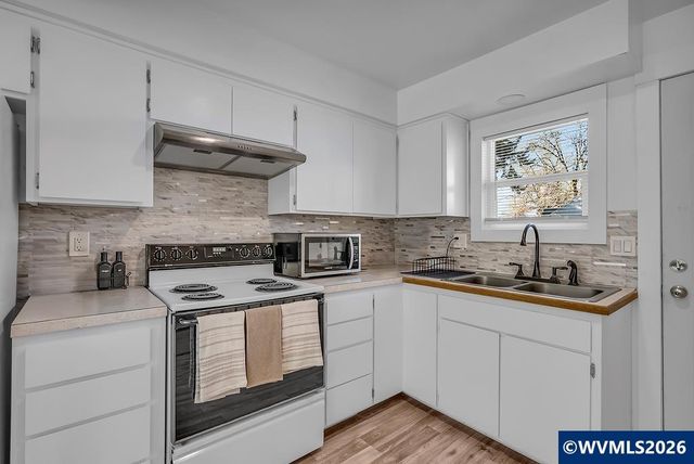 1095 Candlewood Dr NE, Keizer, OR 97303