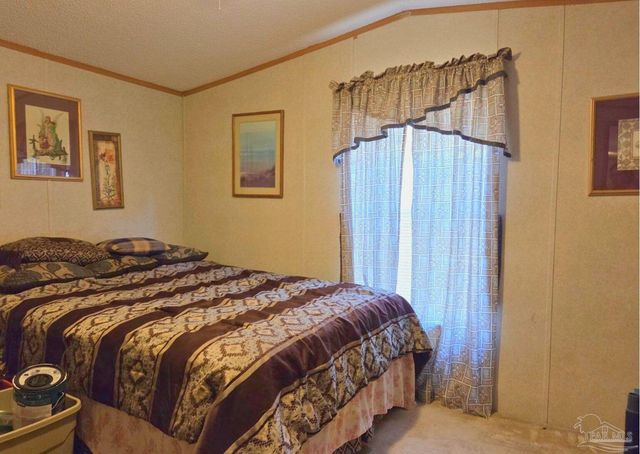 4505 Edgewood Dr, Milton, FL 32583