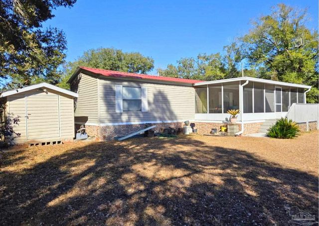 4505 Edgewood Dr, Milton, FL 32583