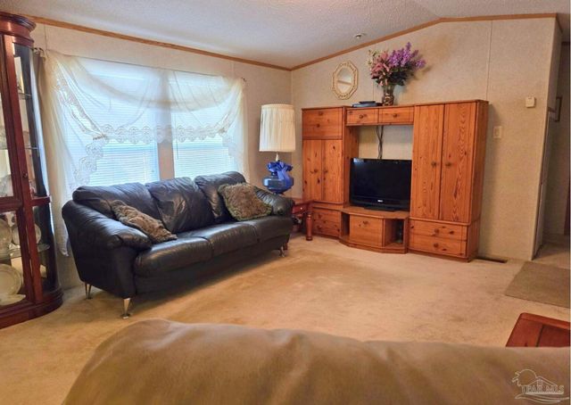 4505 Edgewood Dr, Milton, FL 32583