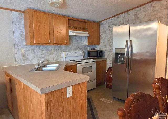 4505 Edgewood Dr, Milton, FL 32583