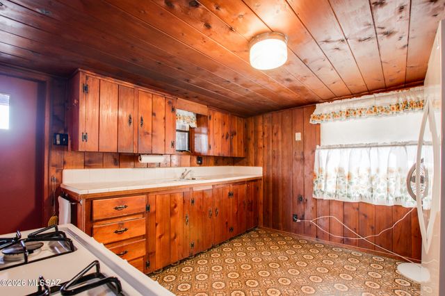 1749 W Higgins Lane, Tucson, AZ 85705