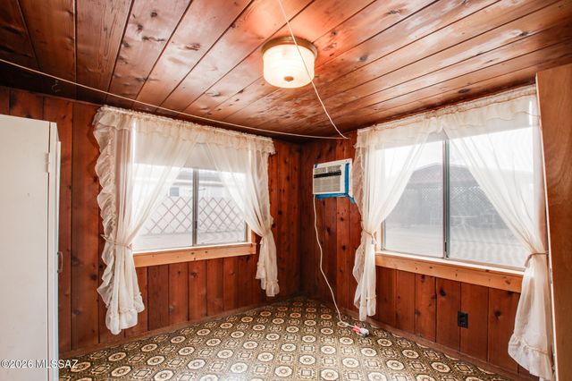1749 W Higgins Lane, Tucson, AZ 85705